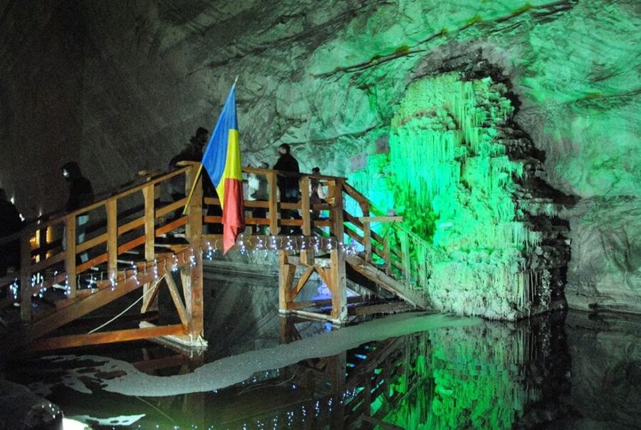 Bucharest: Slanic Salt Mine & Carpathian Mountains Day Tour - Getting from Bucharest to Prahova: what the ride sets up