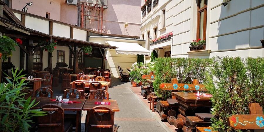 Bucharest: Street Food Tour with a Local Guide - Key highlights worth showing up for