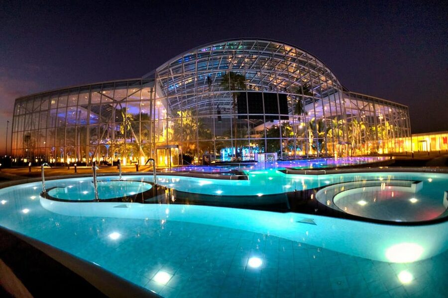 Bucharest: Therme Bucharest Spa Day with Luxury Transfer - The timing: 5 hours total, with 3.5 hours for pools and saunas