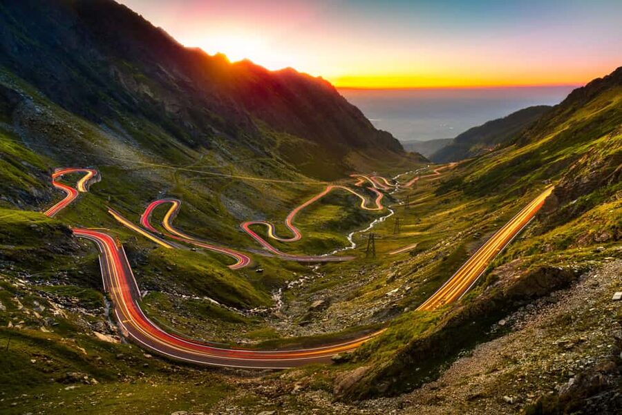 Bucharest: Top Gear Road Transfagarasan Day Trip - The ride north: Curtea de Arges and the Carpathians approach