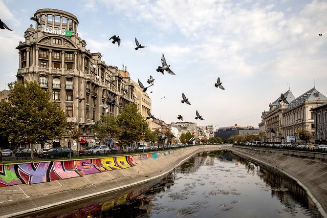 Bucharest VIP Bar Crawl in Lipscani 'Old Town' - Dinner options: how to start the evening without rushing