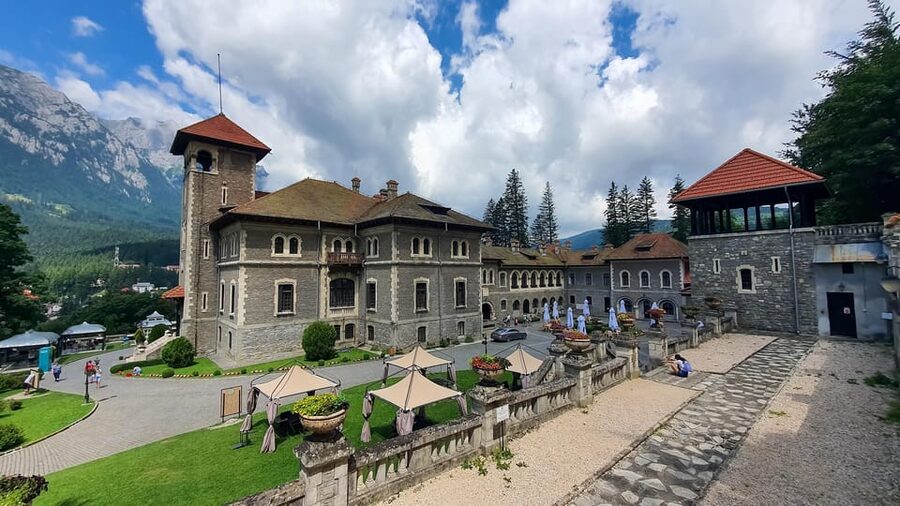 Bucharest : Wednesday, Dracula & Peles 3 Castles Tour 1 Day - Tickets, Meals, and the Real Cost of the Day