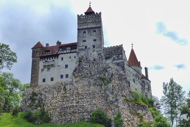 Bucovina Painted Monasteries & Transylvania Tour: 4-Day Private - Day 1 in Neamt County: Agapia and Văratec’s Living Icon Wall