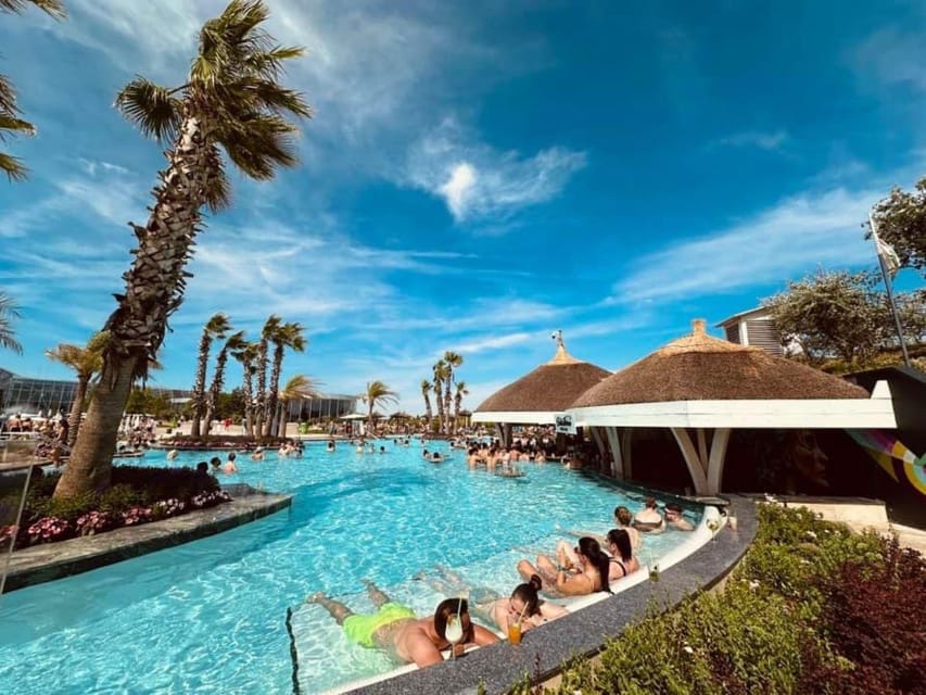 Bucuresti: Bucuresti Therme Transfer and Full-Day Access - Private round-trip transfer from a central meeting point