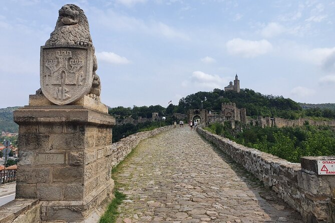 Bulgaria Day Trip: Basarabovo Monastery, Tsarevets & Arbanasi - Arbanasi village: architecture you can read with your eyes