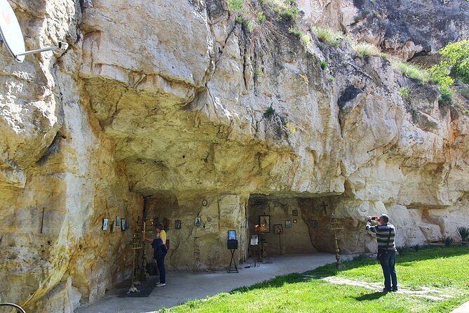 Bulgaria Day Trip - Private Tour from Bucharest - Veliko Tarnavo & Arbanasi - Price and logistics: why $347.28 can still feel fair