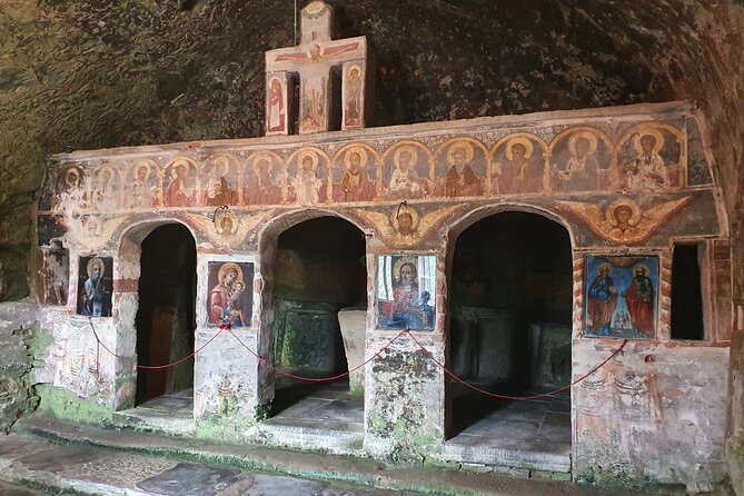 Bulgaria Day Trip - Private Tour from Bucharest - Veliko Tarnavo & Arbanasi - How the guide changes the value of the day