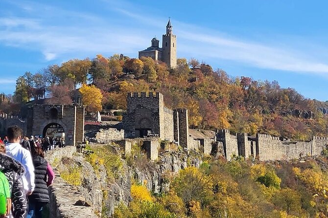 Buzludzha Monument and Tsarevets Fortress in Bulgaria Private - Veliko Tarnovo timing and the art of the lunch stop
