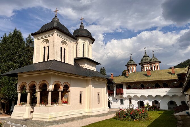 Castles Tours from Brasov - Guides and group comfort: why the experience feels smooth