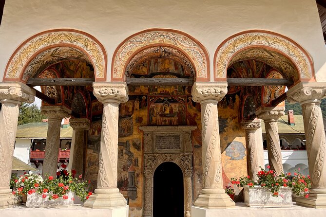 Castles Tours from Brasov - Sinaia Monastery: a short visit to a church tied to three Romanian regions
