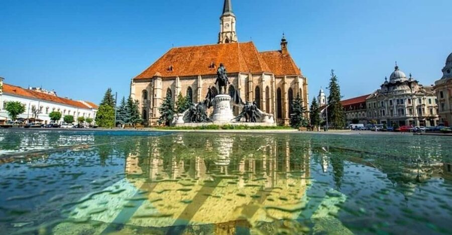 Cluj : Must-See Attractions Walking Tour - Where the tour starts, and why Piața Unirii works