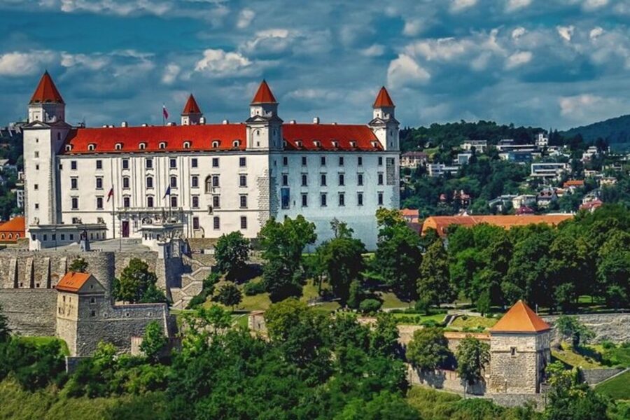 Cluj : Private Walking Tour with A Guide ( Private Tour ) - Getting oriented fast in Cluj-Napoca on a private route