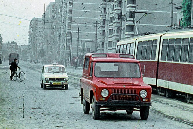 Communism Walking Tour from Lenin to Ceausescu in Bucharest - Piața Unirii and the Dancing Fountains of the 1980s