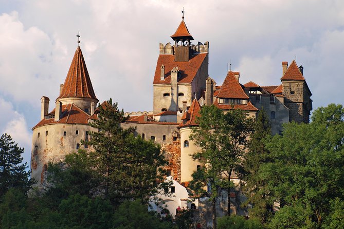 Day Trip Through Brasov in Transylvania and Bran, Peles, and Rasnov Castles - Peles Castle: Royal Splendor, Ticket Add-Ons, and Pelisor in November