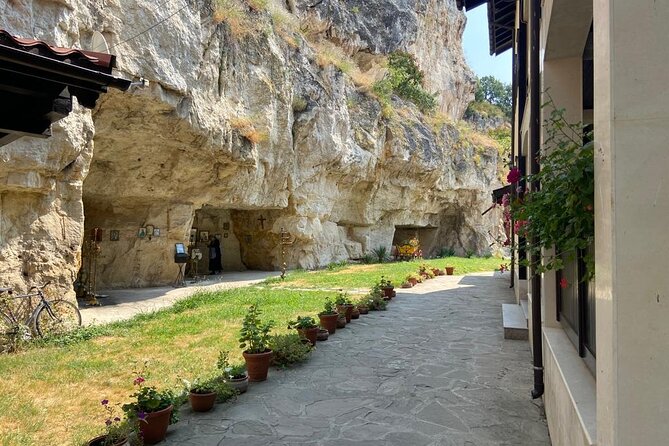 Day Trip to Bulgaria and Veliko Tarnovo from Bucharest - Should you book this Bucharest to Bulgaria day trip?