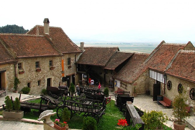 Dracula Castle, Peles Castle and Rasnov Fortress from Brasov - Who this tour fits best from Brasov