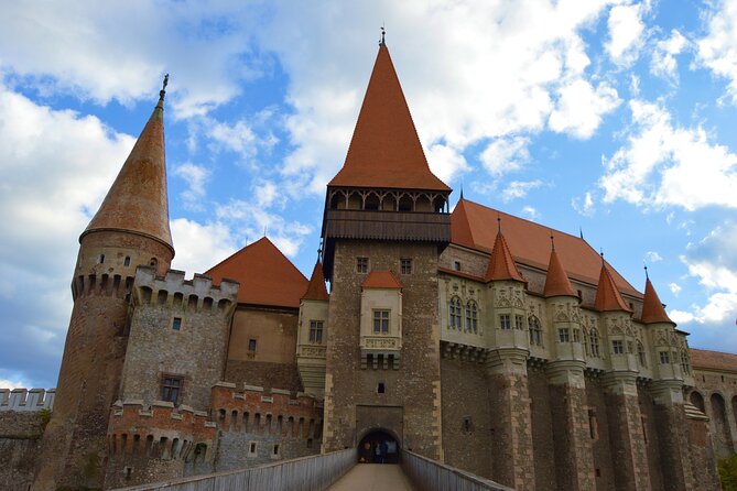 Exclusive Tour: Corvin Castle, Alba Iulia and traditional villages from Sibiu - Corvin Castle: what the guided walk is really like