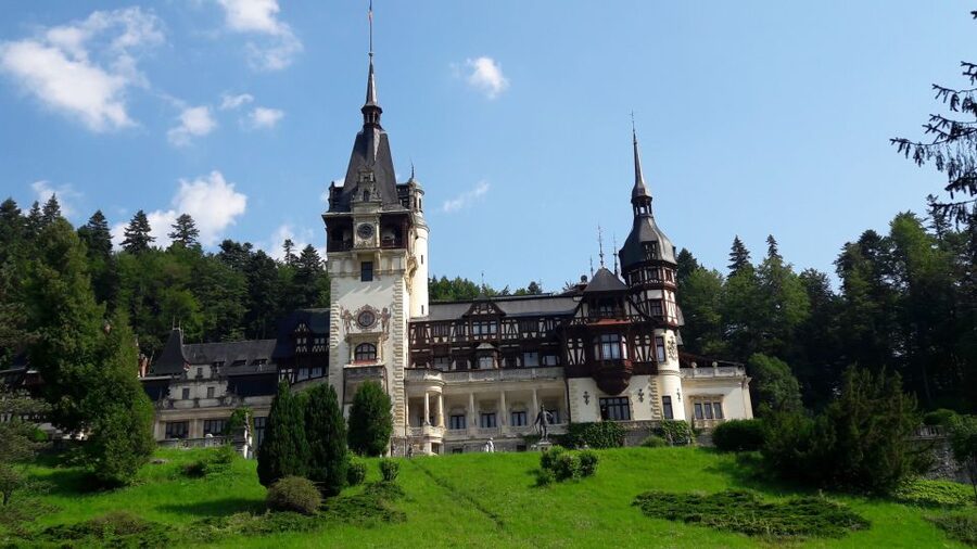 From Brasov: Peles Castle, Bran Castle & Cantacuzino Castle - Practical tips that will make the day easier
