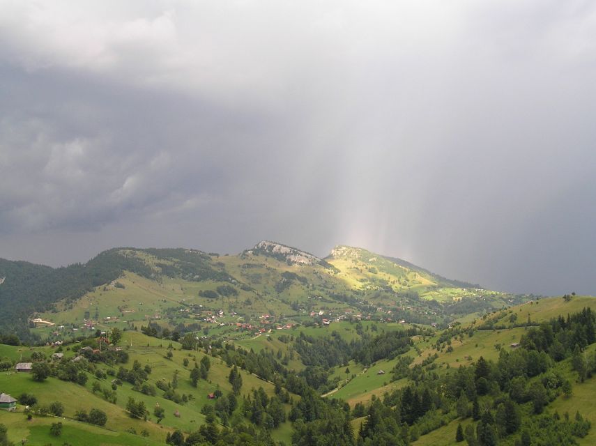 From Brasov: Romanian Mountain Villages Day Tour - Small group logistics: pickup, timing, and the snack rule