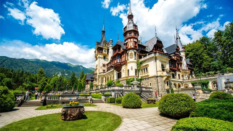 From Bucharest: Dracula's castle, Peles Castle and Brasov - The Bucharest to Transylvania day-trip vibe