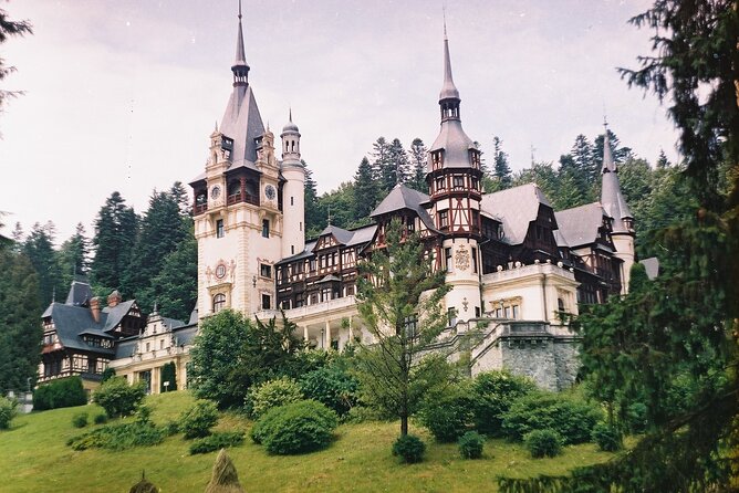 From Bucharest: Dracula's Castle, Peles Castle and Brasov Old Town Full Day Tour - A One-Day Route From Bucharest to Sinaia, Bran, and Brasov