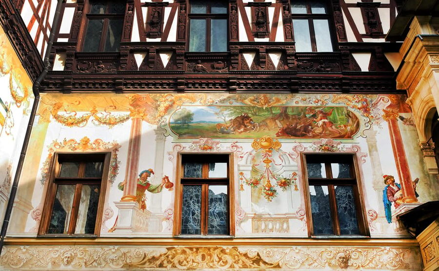From Bucharest: Peles Castle, Brasov & Bran Castle Day Trip - Coach comfort, pacing, and what to pack