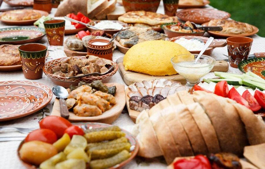 From Bucharest: Sinaia Full-Day Tour - Lunch in Sinaia: Traditional Food, Realistic Budgets