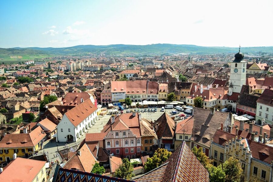 From Bucharest: Unravel Medieval Transylvania in 3-Day Tour - Day 1: Curtea de Argeș and Cozia, then Sibiu’s old-town pull