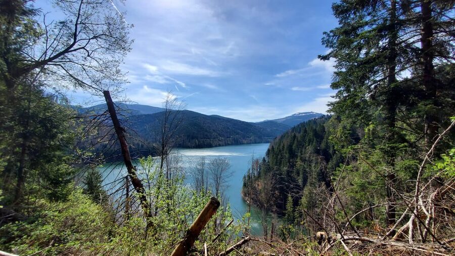 From Cluj: Mountain Bike around Lake Dragan - Shoreline riding: long views, fewer surprises
