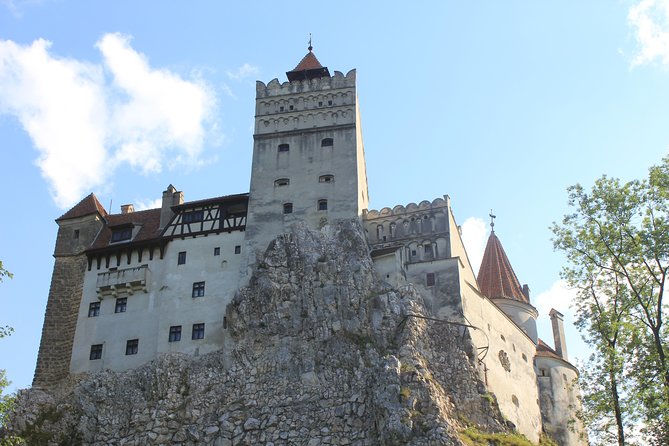 Guided visit in Spanish to the Castle of Dracula in Bran (native Spanish guide). - Bran Castle in One Hour: What Your Guided Interior Visit Really Covers
