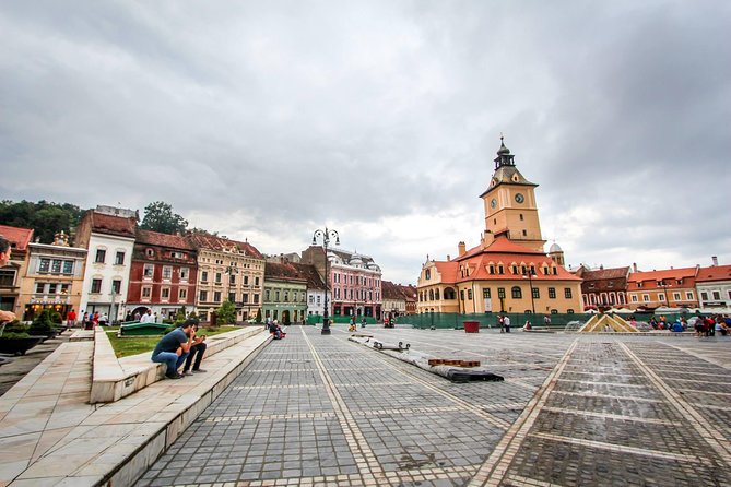 Guided visit in Spanish to the medieval center of Brasov (native Spanish guide). - Republicii Street: Putting It All Together