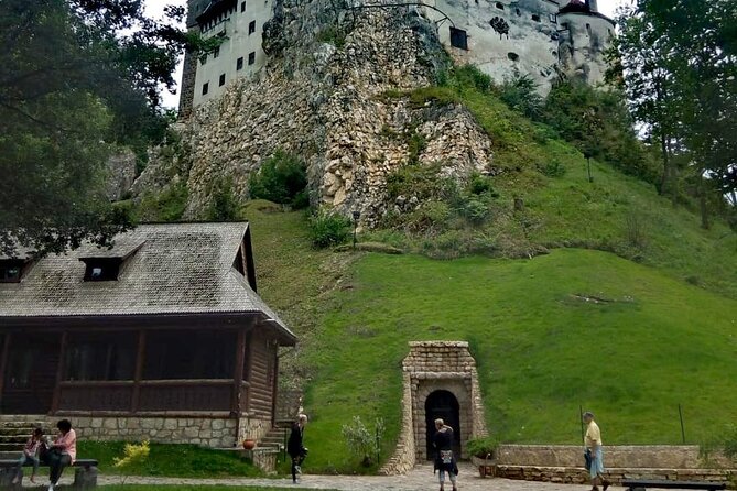 Libearty Bear Sanctuary and Dracula's Castle - Day Tour from Bucharest - The Carpathian drive, where guide commentary makes the day feel shorter