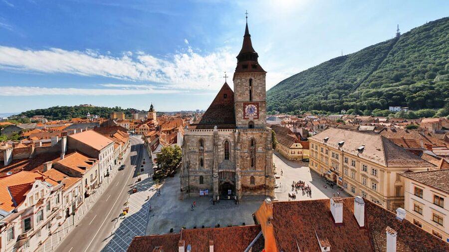 Minivan 8: Peles & Dracula's Castle and Brasov Full-Day Trip - How the guide, audio guide, and headphones work on this tour
