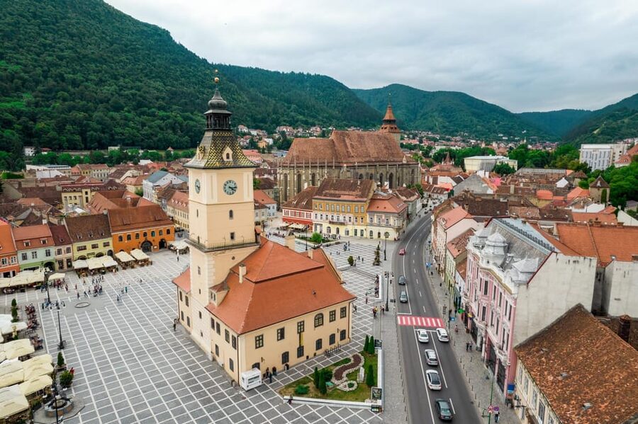 Minivan 8: Peles & Dracula's Castle and Brasov Full-Day Trip - Group size, departure timing, and what can vary day to day