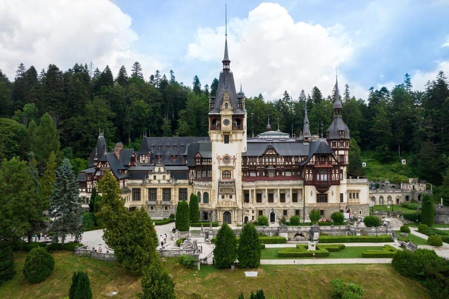 Minivan 8: Peles & Dracula's Castle and Brasov Full-Day Trip - Who should book this full-day trip, and who should skip it