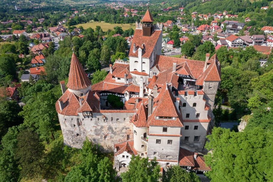 Minivan 8: Peles & Dracula's Castle and Brasov Full-Day Trip - Should you book the Peles, Dracula’s Castle, and Brașov full-day trip?