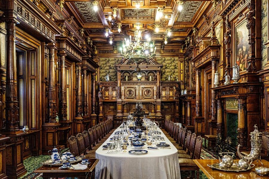 Minivan 8 Places : Dracula Castle, Peles, & Brasov Day Tour - Timing, Walking, Shoes, and Mountain Weather