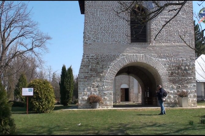 One-Day Vlad the Impaler Royal Court Private Tour from Bucharest - Private guide quality and flexibility that matters