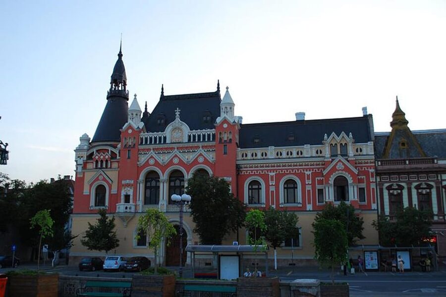 Oradea city tour - Orthodox Synagogue (40 minutes): the longest stop after the fortress