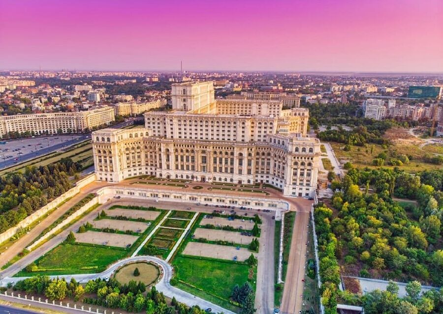 Palace of the Parliament, Village Museum & Ceaușescu Mansion - How the day is paced, and why the private minivan helps