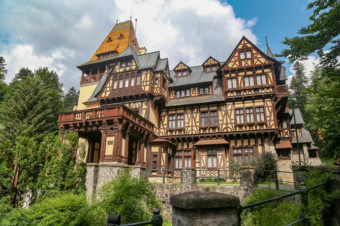 Peles and Cantacuzino Castles Small Group Day Tour from Brasov - Peleș Castle ticket rules that shape your whole morning