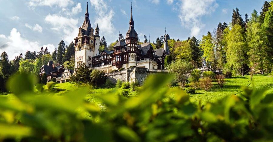 Peles & Cantacuzino Castles: Gourmet Wine & Cultural trip - Prahova in the Carpathians: why the setting matters