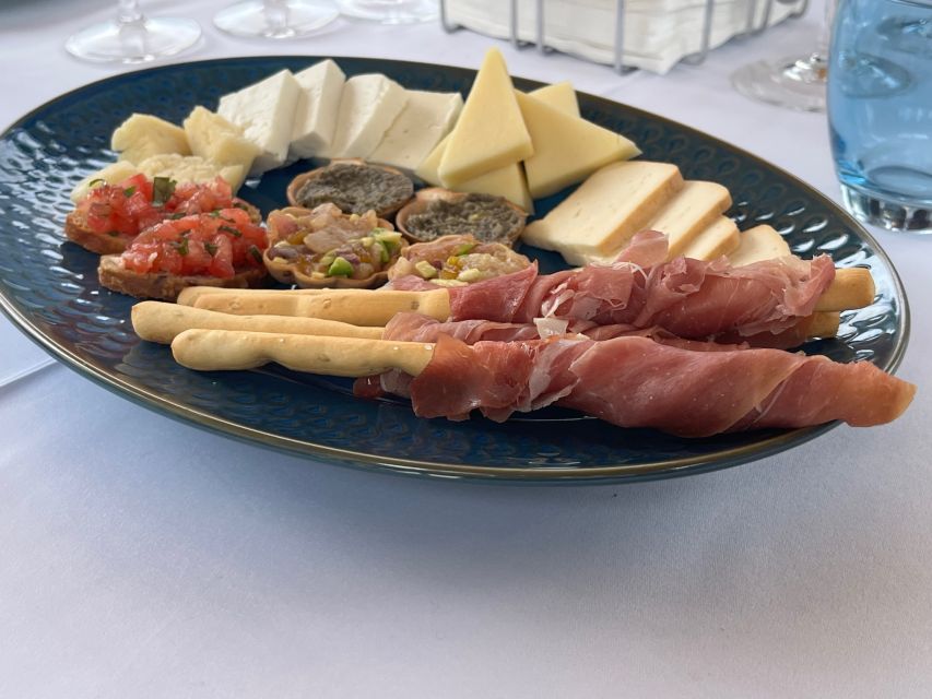 Peles & Cantacuzino Castles: Gourmet Wine & Cultural trip - The terrace wine tasting: three Romanian wines plus cheese pairing