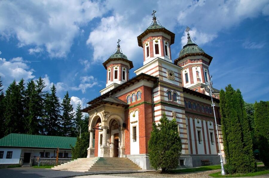 Peles & Cantacuzino Castles: Gourmet Wine & Cultural trip - How the small group and private car change your day