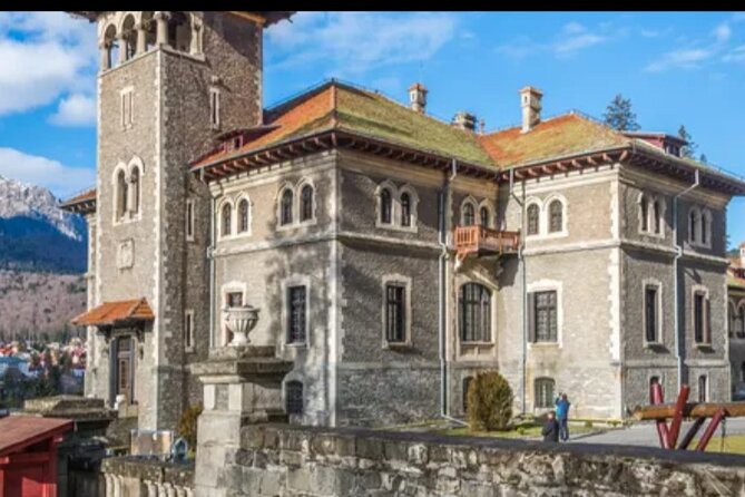 Peles Castle, Cantacuzino Castle and Bran Castle Tour From Brasov - Peles Castle Near Sinaia: Royal Splendor With a Useful Reality Check