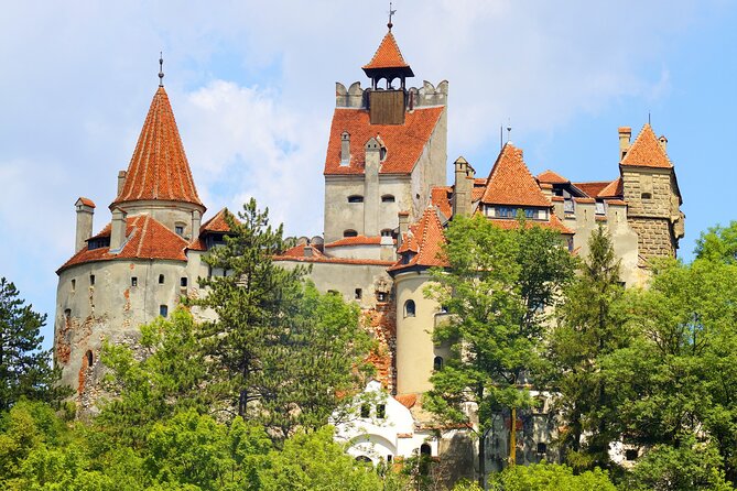 Peles Castle, Dracula Castle and Brasov old town - private tour from Bucharest - Bușteni and Predeal: When the Drive Becomes Part of the Show