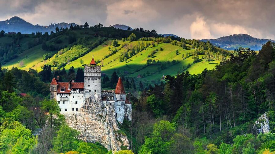 PREMIUM TOUR (6 Pax) Bucharest, Peles&Bran Castles & Brasov - Who this trip suits best