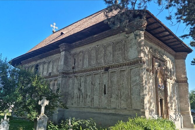 Princely Court of Târgoviște and Curtea de Argeș Monastery - Guide style and the private-tour advantage