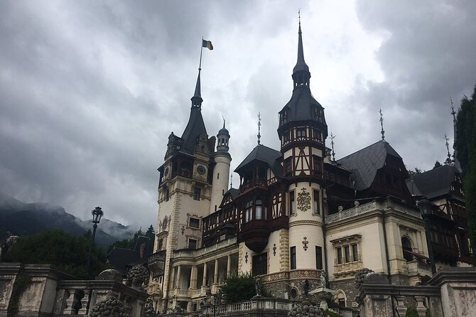 Private Day Tour from Brasov to Rasnov Fortress - Bran Castle and the Vlad legend: what you should actually watch for