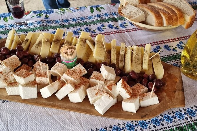 Private Day Tour to Historical Villages in Sinaia - Izvorul Alb, a village square break, and your quick snack window
